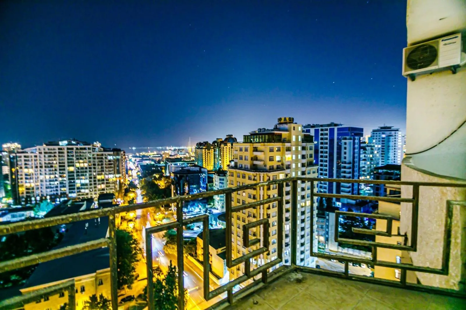 Delux Apartment In Street Rasid Behbudov Baku 0*,